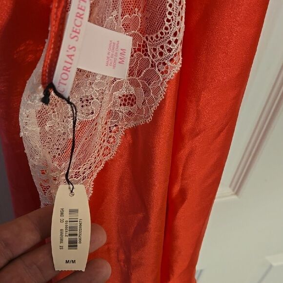 Victoria's Secret Red and White Chemise with Lace Detail - Picture 3 of 4